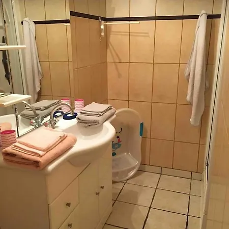 Maison Au Calme Proche Des Cures شقة